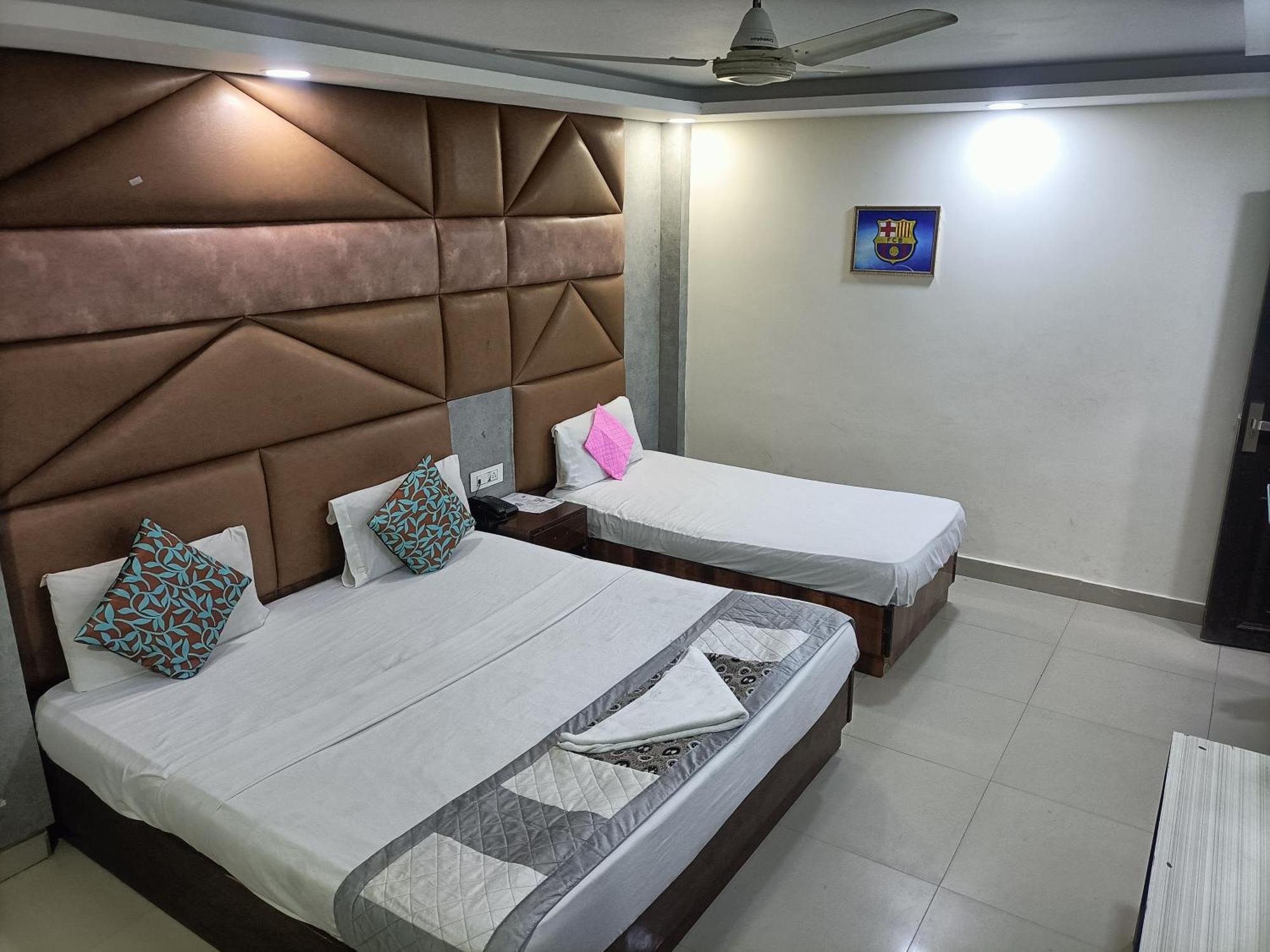Hotel Krone A Family Hotel Near Igi Airport Delhi Νέο Δελχί Εξωτερικό φωτογραφία